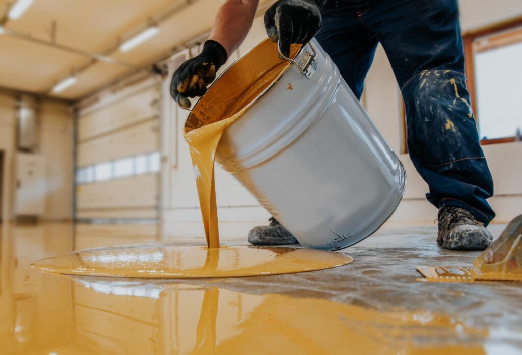Como elegir pintura para piso scaled 1